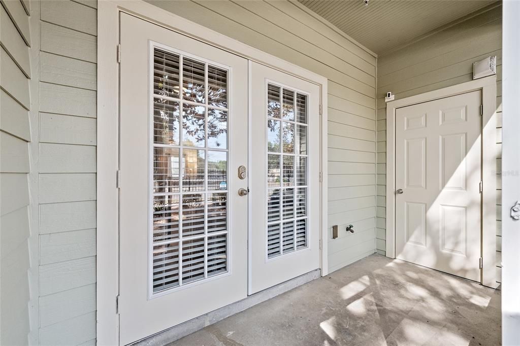 Active With Contract: $228,900 (2 beds, 3 baths, 1079 Square Feet)