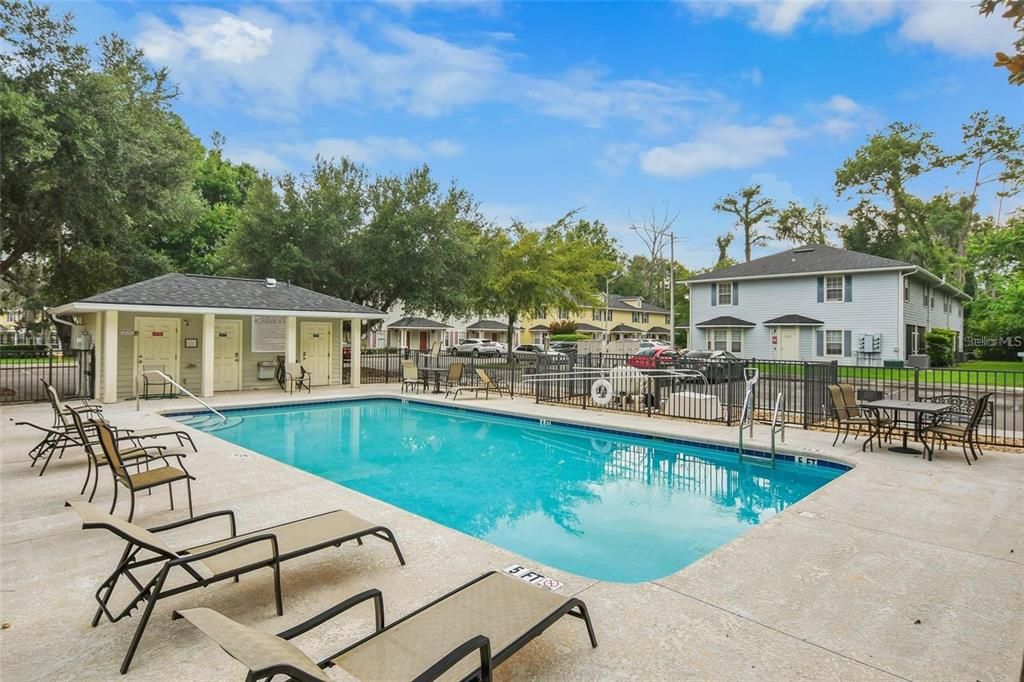 Active With Contract: $228,900 (2 beds, 3 baths, 1079 Square Feet)