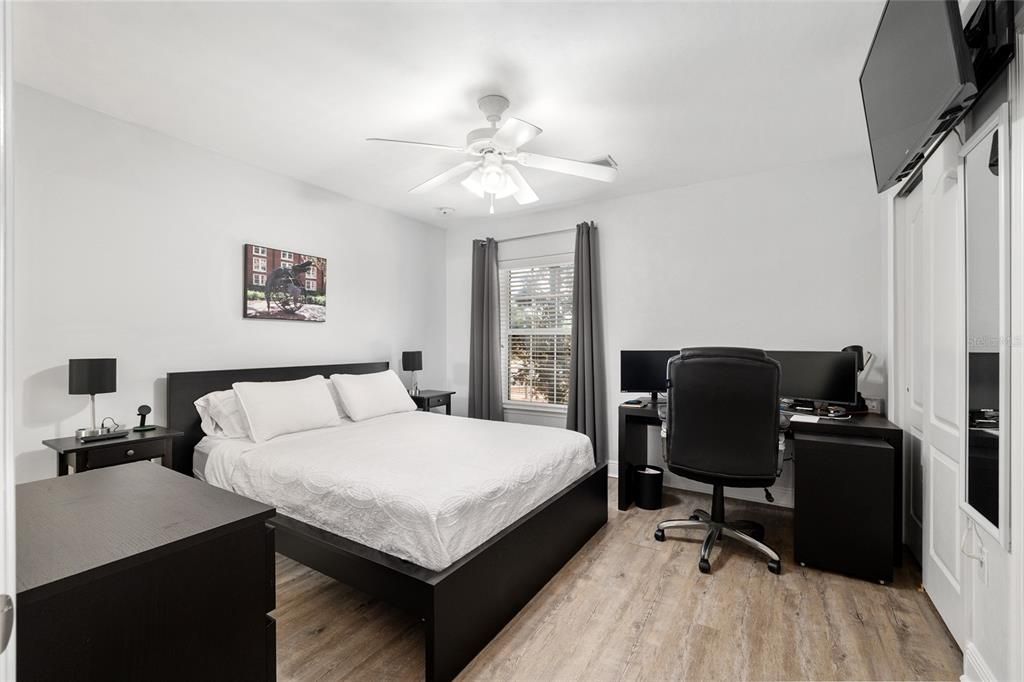 Active With Contract: $228,900 (2 beds, 3 baths, 1079 Square Feet)