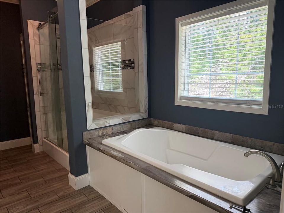 For Sale: $279,900 (4 beds, 2 baths, 2280 Square Feet)