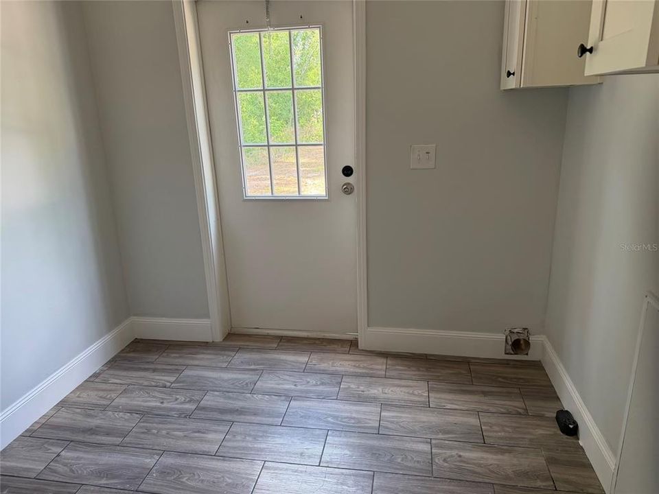 For Sale: $279,900 (4 beds, 2 baths, 2280 Square Feet)