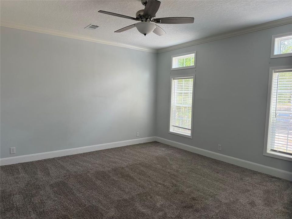 For Sale: $279,900 (4 beds, 2 baths, 2280 Square Feet)