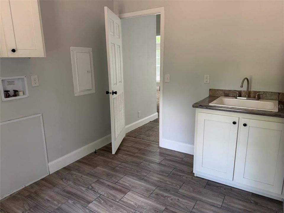 For Sale: $279,900 (4 beds, 2 baths, 2280 Square Feet)