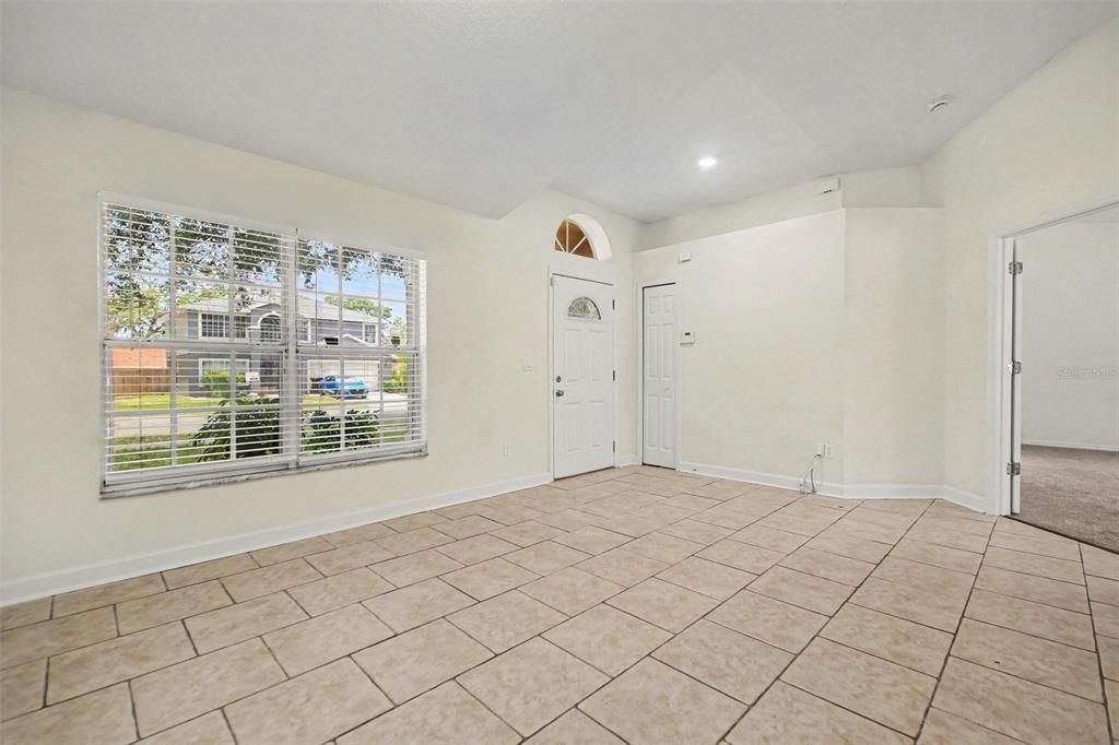 For Sale: $374,900 (4 beds, 2 baths, 1783 Square Feet)