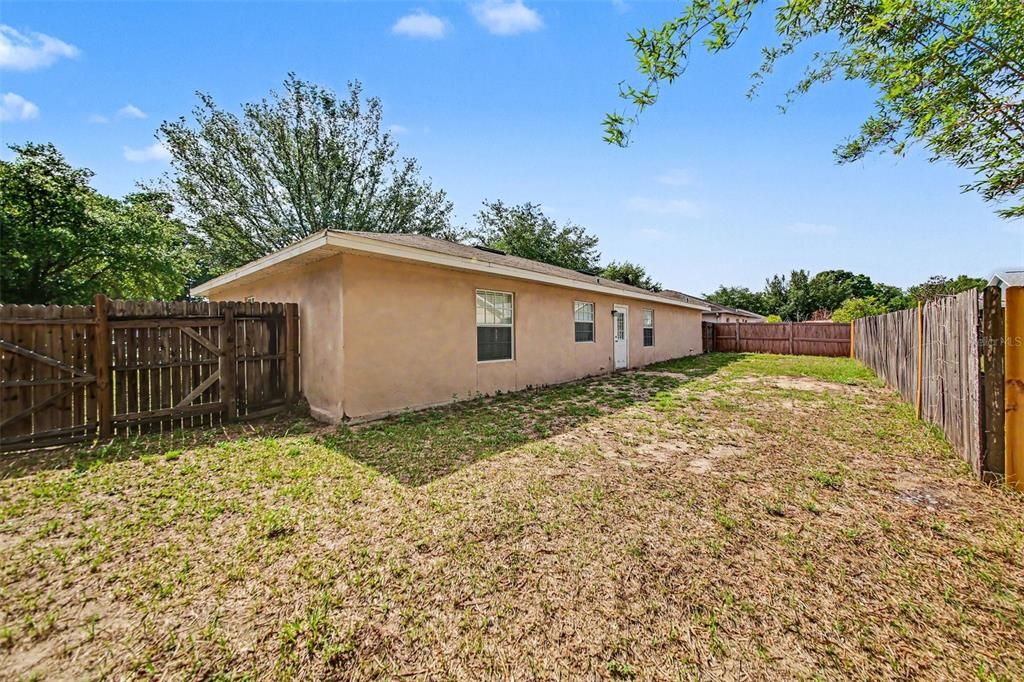 En Venta: $324,900 (3 camas, 2 baños, 1378 Pies cuadrados)