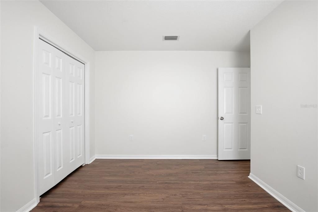Activo con contrato: $359,900 (4 camas, 2 baños, 2080 Pies cuadrados)