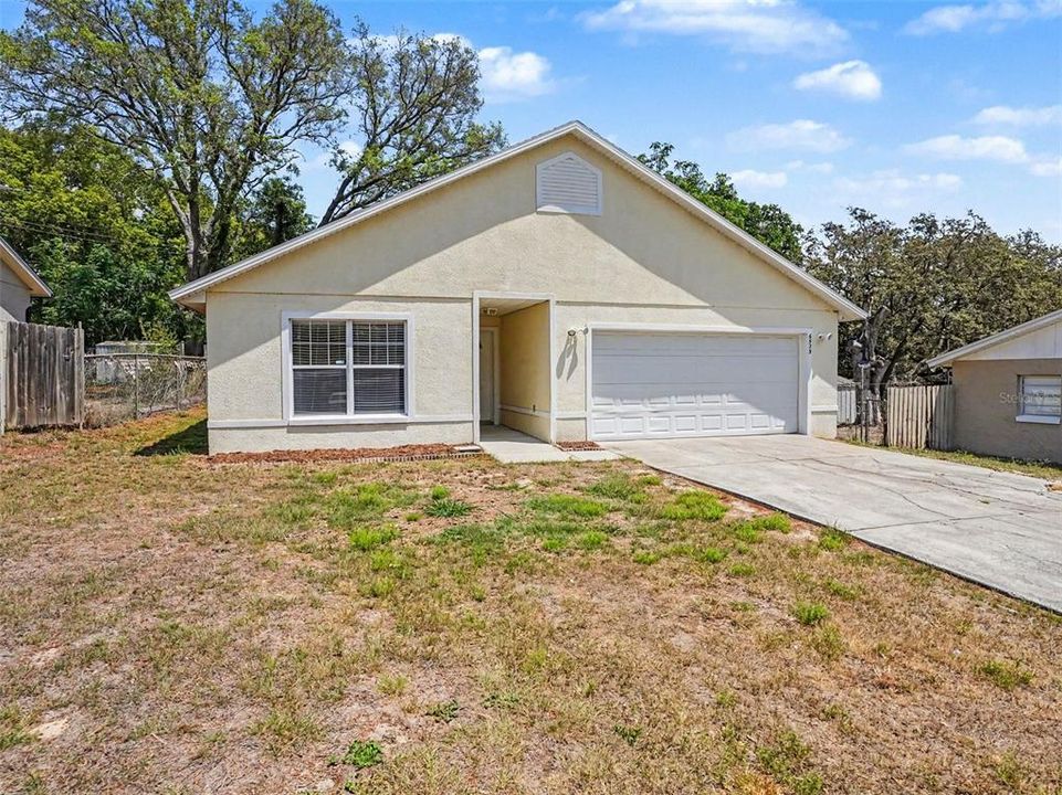 Activo con contrato: $244,900 (3 camas, 2 baños, 1298 Pies cuadrados)