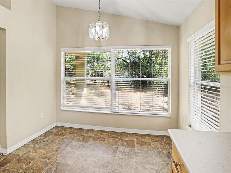 Activo con contrato: $244,900 (3 camas, 2 baños, 1298 Pies cuadrados)