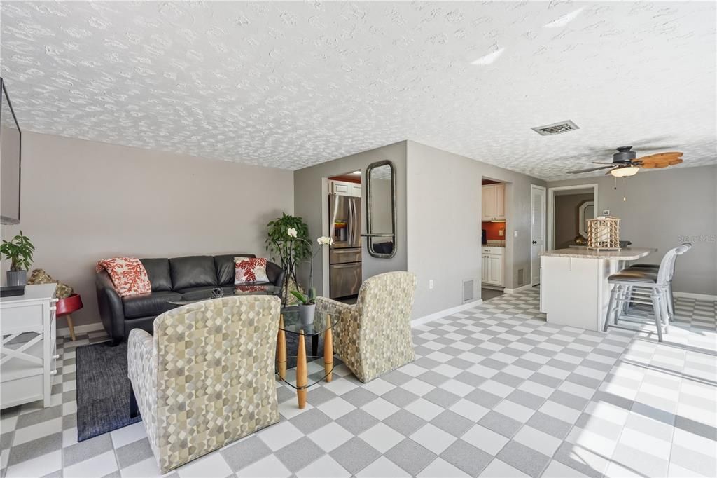 На продажу: $469,900 (2 спален, 2 ванн, 1568 Квадратных фут)