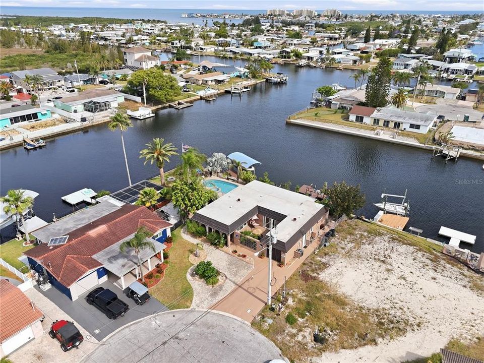 На продажу: $469,900 (2 спален, 2 ванн, 1568 Квадратных фут)