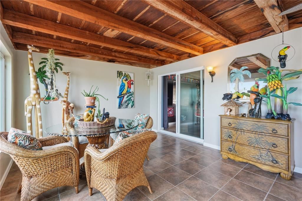 На продажу: $469,900 (2 спален, 2 ванн, 1568 Квадратных фут)