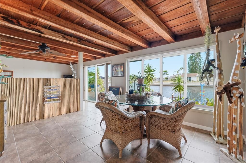 На продажу: $469,900 (2 спален, 2 ванн, 1568 Квадратных фут)