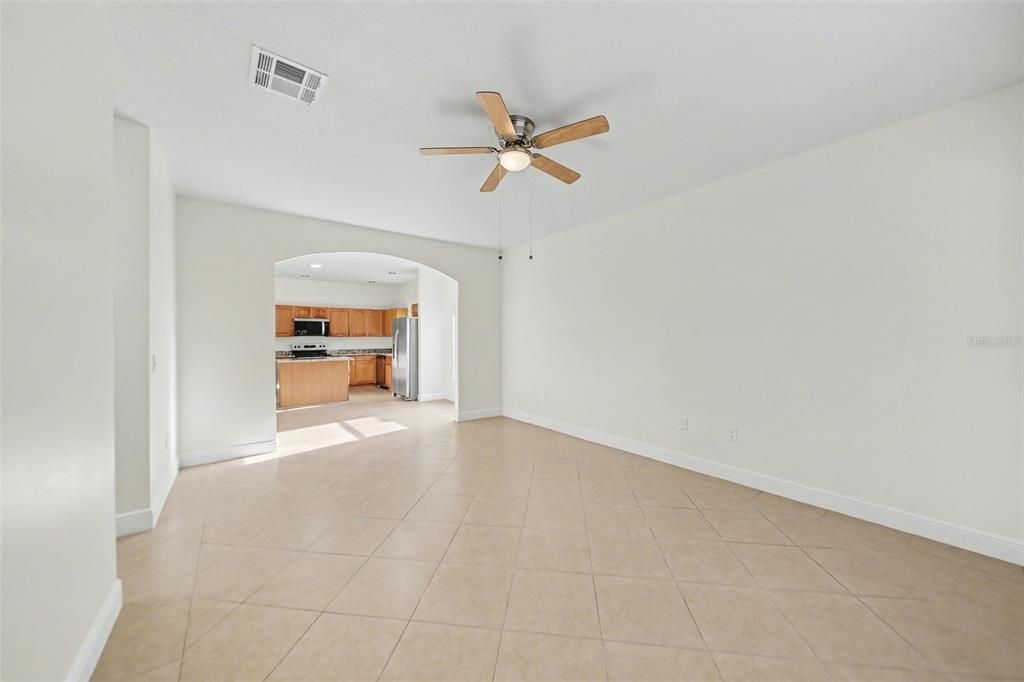 For Sale: $364,900 (4 beds, 2 baths, 1968 Square Feet)