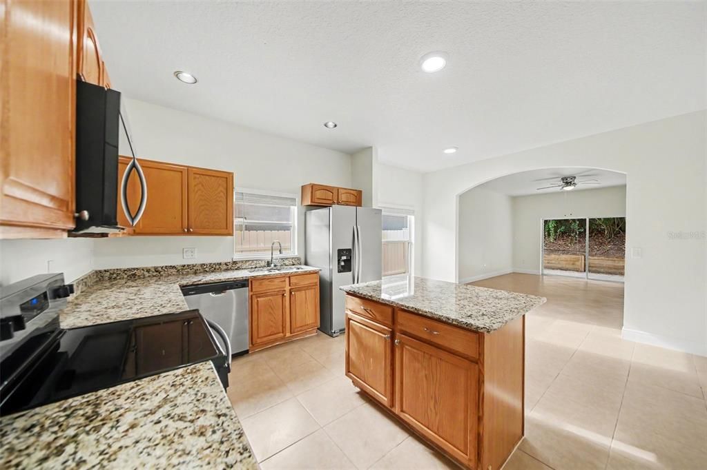 For Sale: $364,900 (4 beds, 2 baths, 1968 Square Feet)
