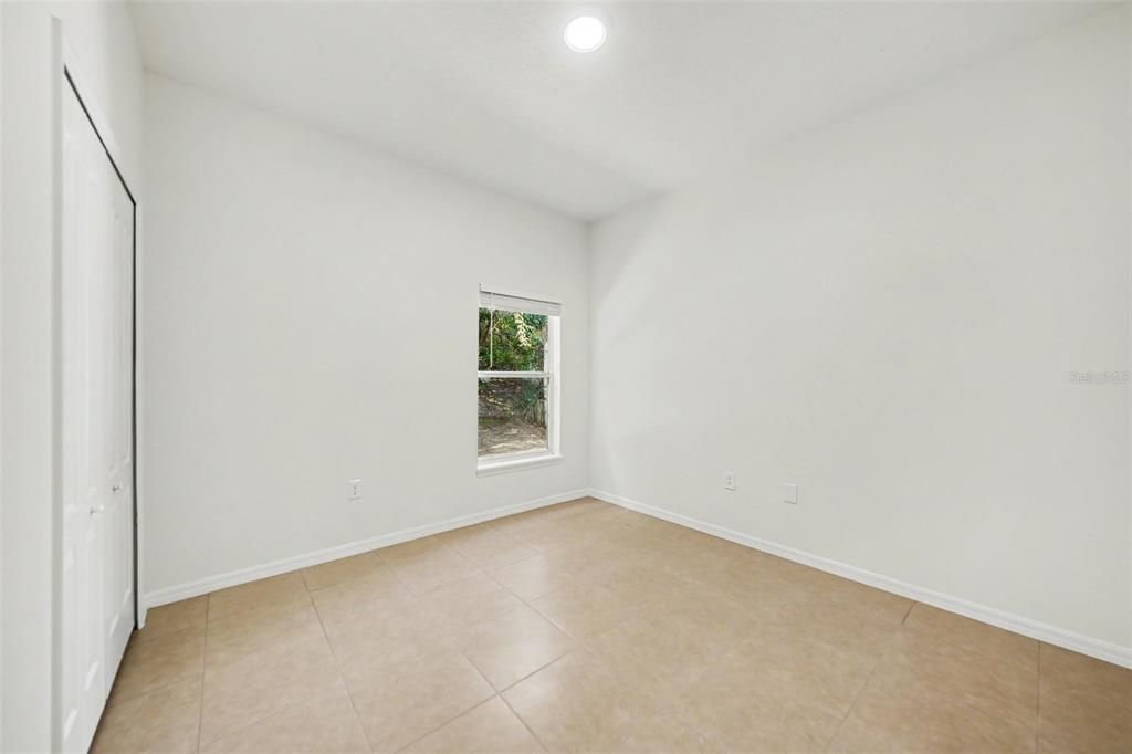 For Sale: $364,900 (4 beds, 2 baths, 1968 Square Feet)