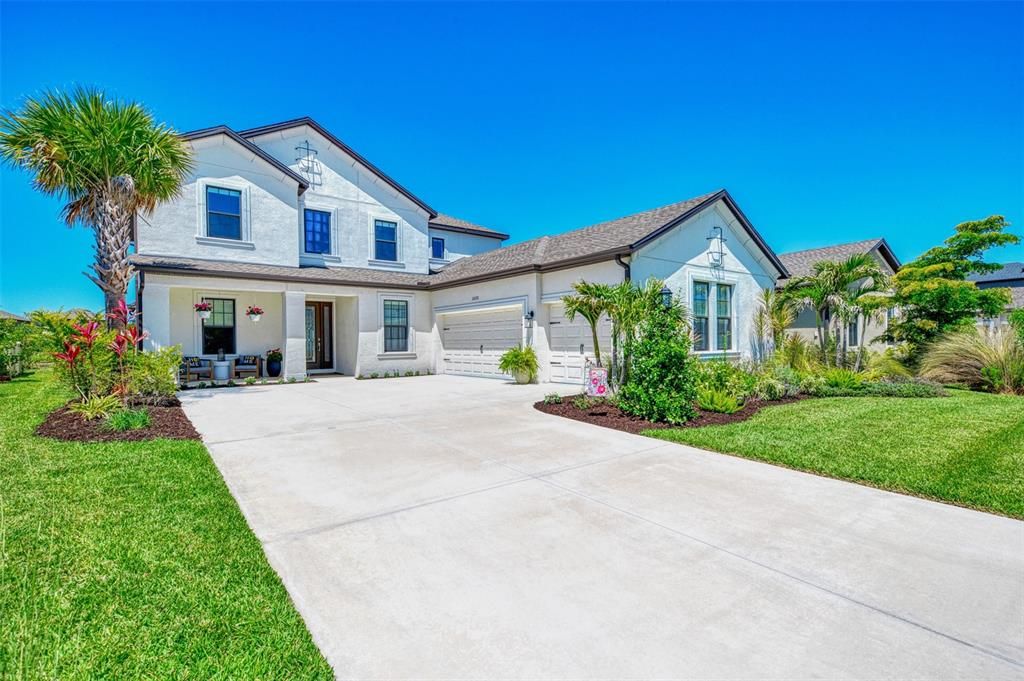 Activo con contrato: $1,199,998 (5 camas, 4 baños, 3847 Pies cuadrados)
