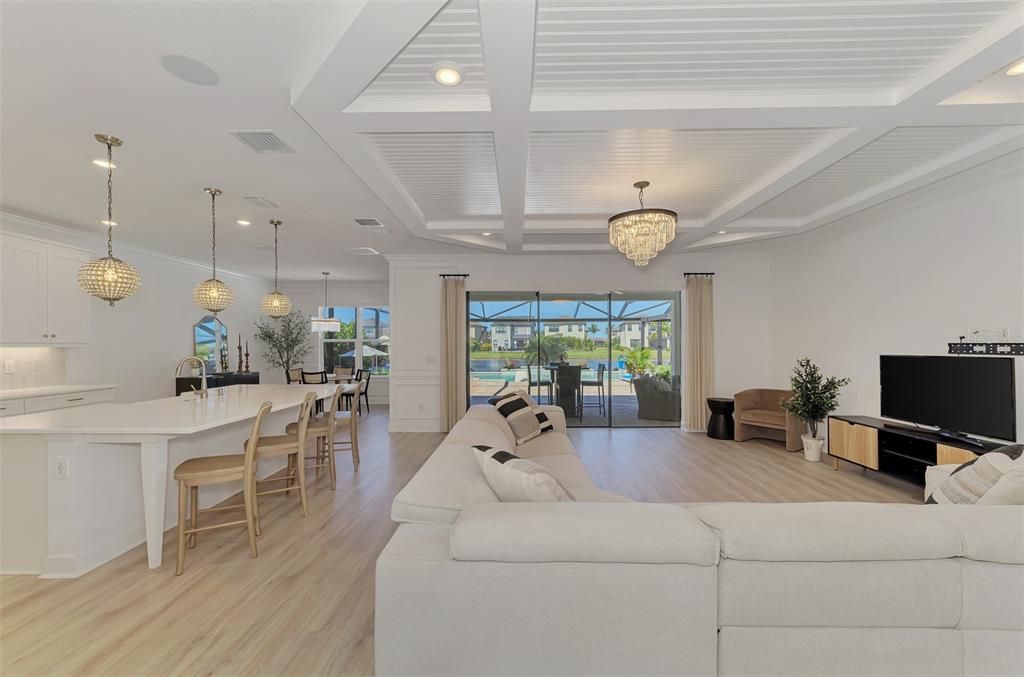 Activo con contrato: $1,199,998 (5 camas, 4 baños, 3847 Pies cuadrados)