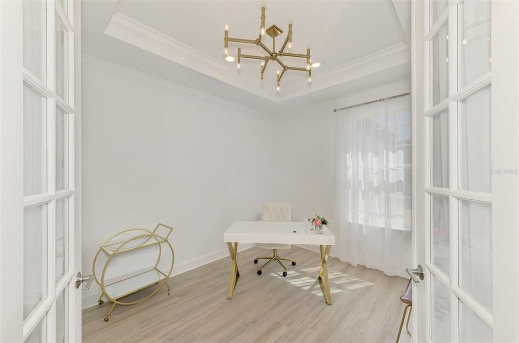 Activo con contrato: $1,199,998 (5 camas, 4 baños, 3847 Pies cuadrados)