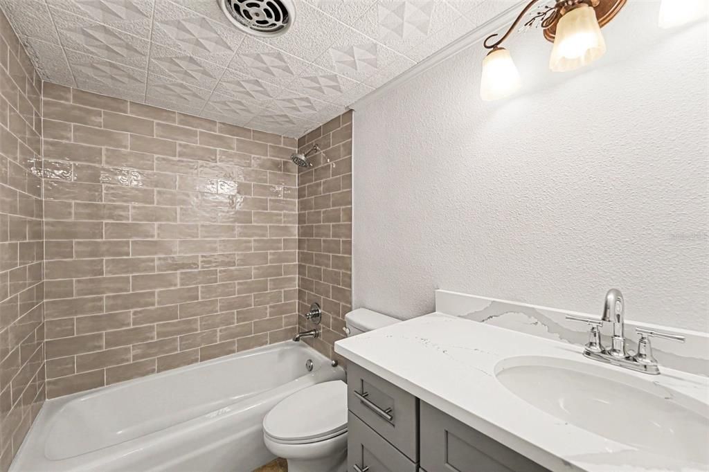 For Sale: $389,900 (2 beds, 2 baths, 1145 Square Feet)