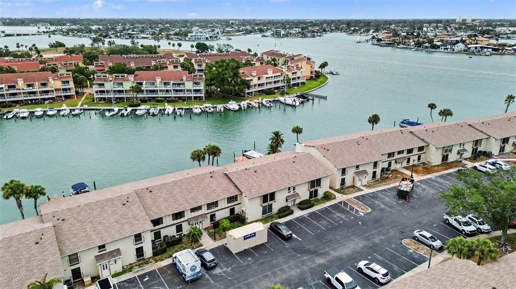 For Sale: $389,900 (2 beds, 2 baths, 1145 Square Feet)