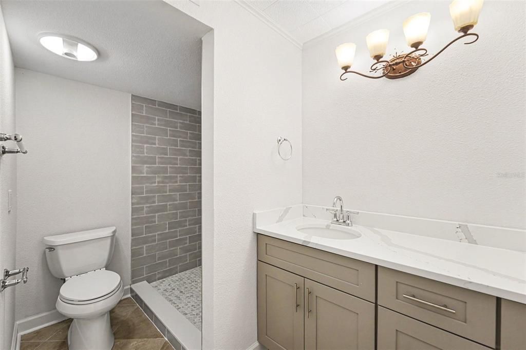 For Sale: $389,900 (2 beds, 2 baths, 1145 Square Feet)