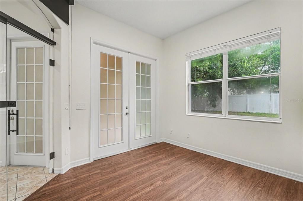 Activo con contrato: $669,900 (4 camas, 4 baños, 3049 Pies cuadrados)