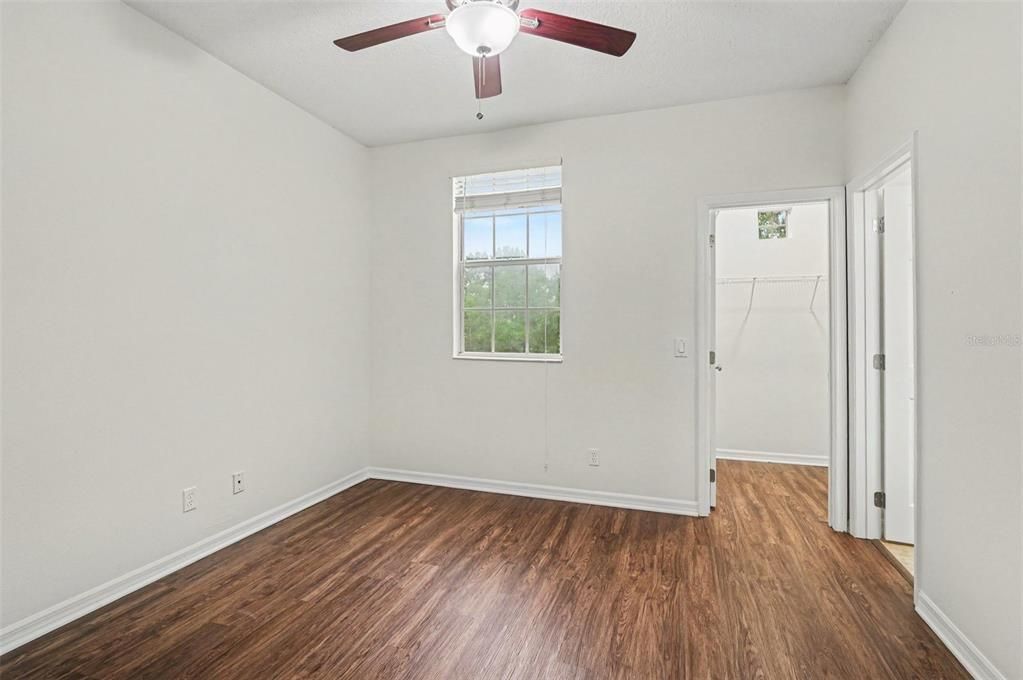 Activo con contrato: $669,900 (4 camas, 4 baños, 3049 Pies cuadrados)