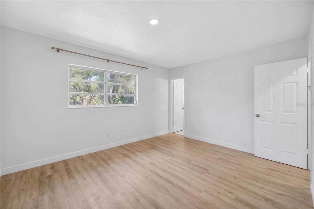 For Sale: $725,000 (3 beds, 2 baths, 1696 Square Feet)