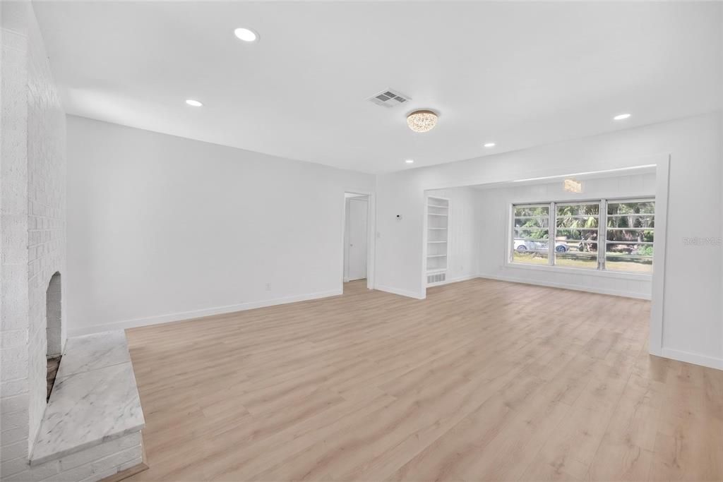 For Sale: $725,000 (3 beds, 2 baths, 1696 Square Feet)