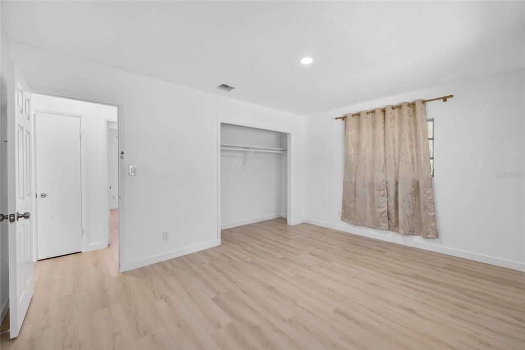 For Sale: $725,000 (3 beds, 2 baths, 1696 Square Feet)