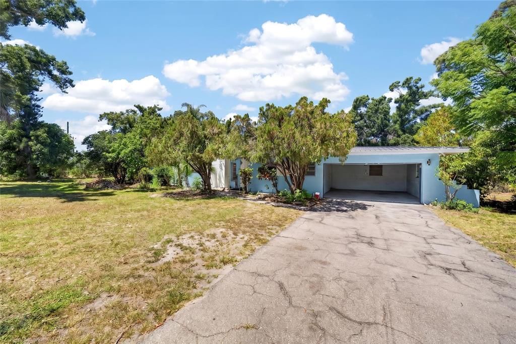 For Sale: $725,000 (3 beds, 2 baths, 1696 Square Feet)