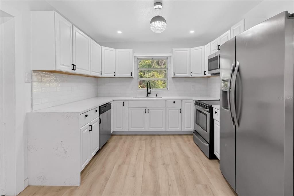 For Sale: $725,000 (3 beds, 2 baths, 1696 Square Feet)