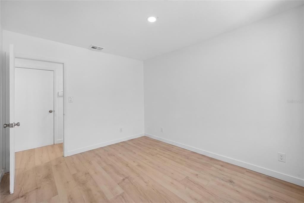 For Sale: $725,000 (3 beds, 2 baths, 1696 Square Feet)