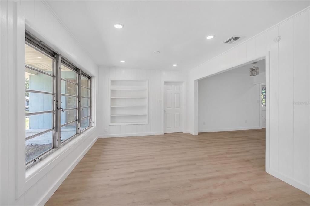 For Sale: $725,000 (3 beds, 2 baths, 1696 Square Feet)