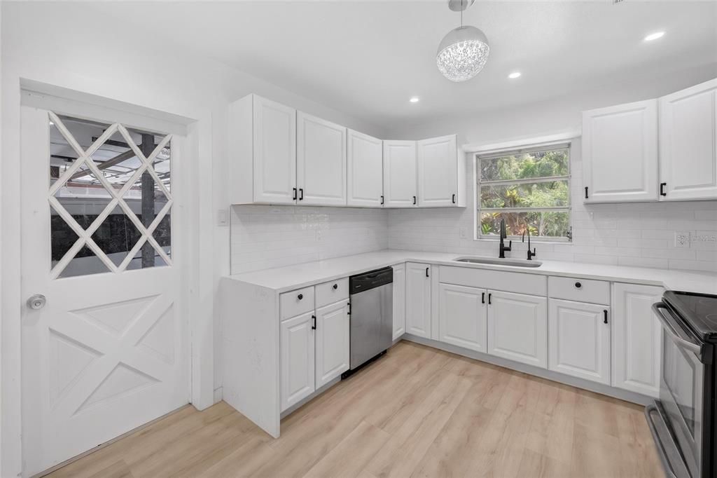 For Sale: $725,000 (3 beds, 2 baths, 1696 Square Feet)