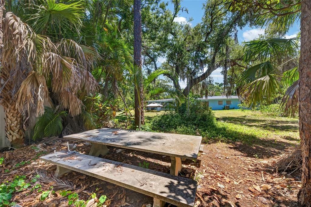 For Sale: $725,000 (3 beds, 2 baths, 1696 Square Feet)