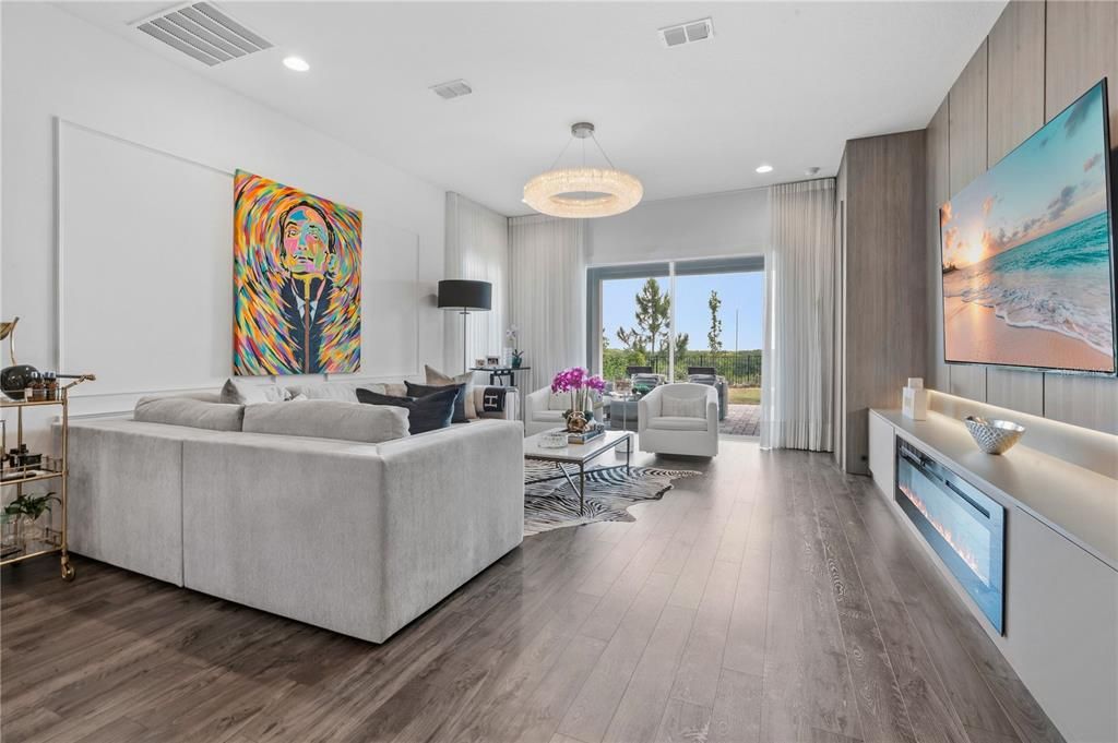 Activo con contrato: $980,000 (5 camas, 3 baños, 3239 Pies cuadrados)