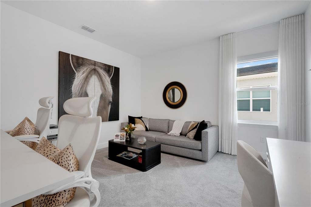 Activo con contrato: $980,000 (5 camas, 3 baños, 3239 Pies cuadrados)