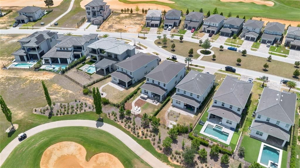 Activo con contrato: $980,000 (5 camas, 3 baños, 3239 Pies cuadrados)