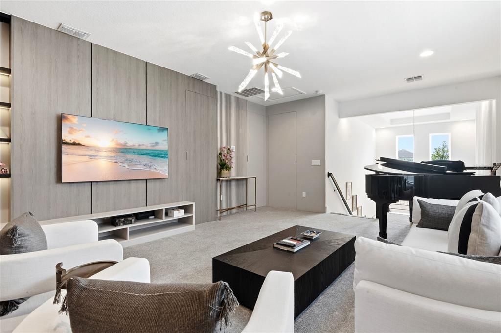 Activo con contrato: $980,000 (5 camas, 3 baños, 3239 Pies cuadrados)