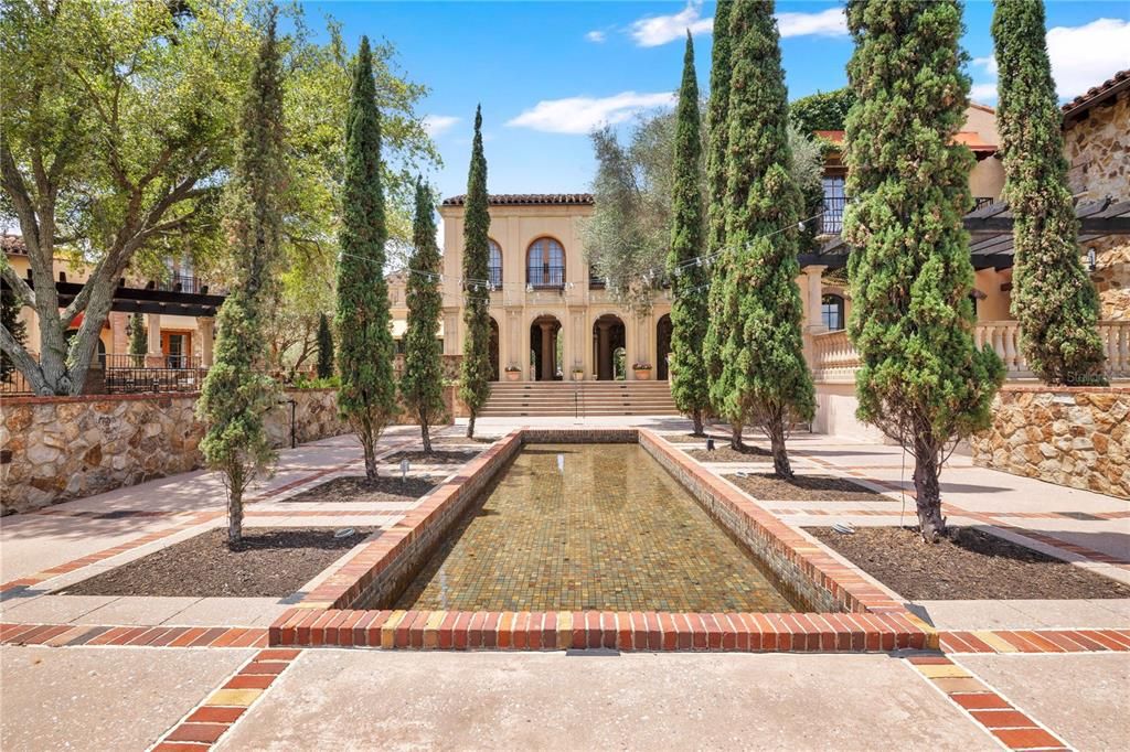 Activo con contrato: $980,000 (5 camas, 3 baños, 3239 Pies cuadrados)