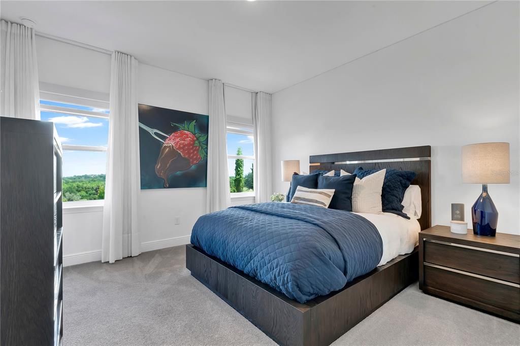 Activo con contrato: $980,000 (5 camas, 3 baños, 3239 Pies cuadrados)
