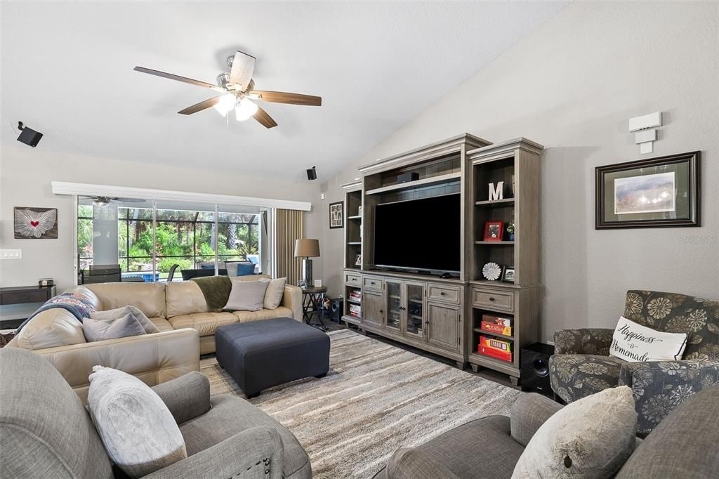 En Venta: $849,000 (5 camas, 2 baños, 2951 Pies cuadrados)