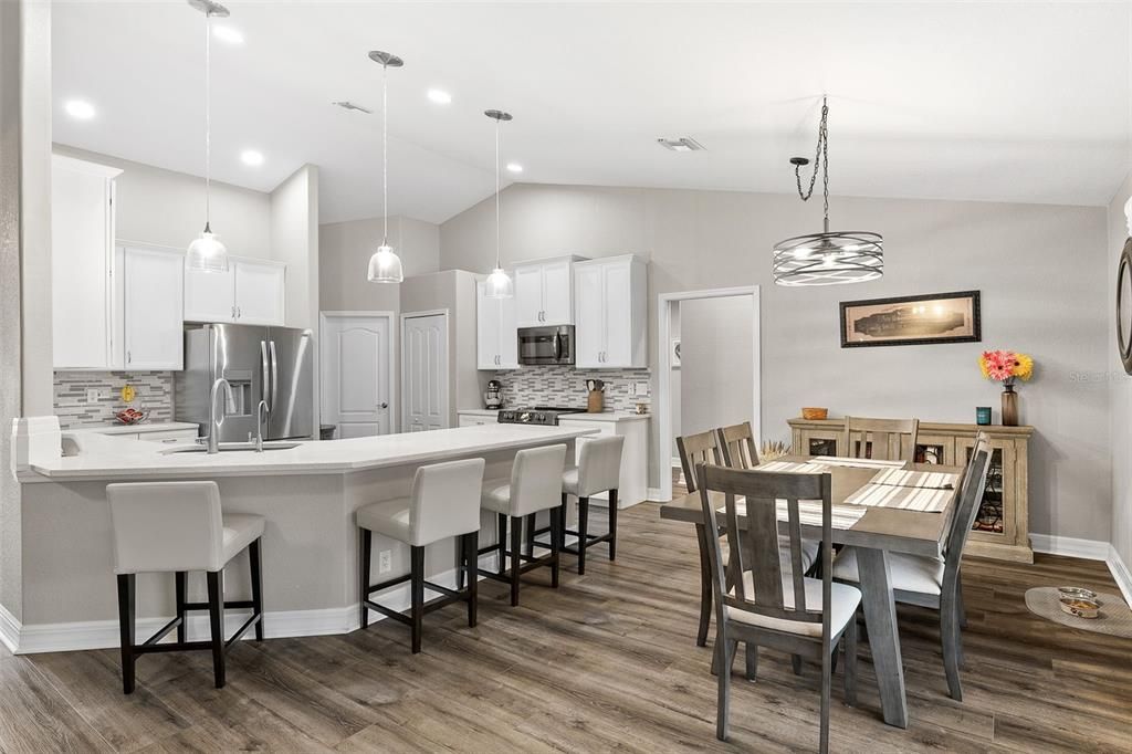 En Venta: $849,000 (5 camas, 2 baños, 2951 Pies cuadrados)