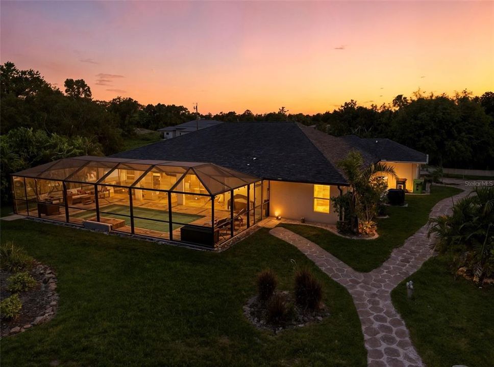 En Venta: $849,000 (5 camas, 2 baños, 2951 Pies cuadrados)