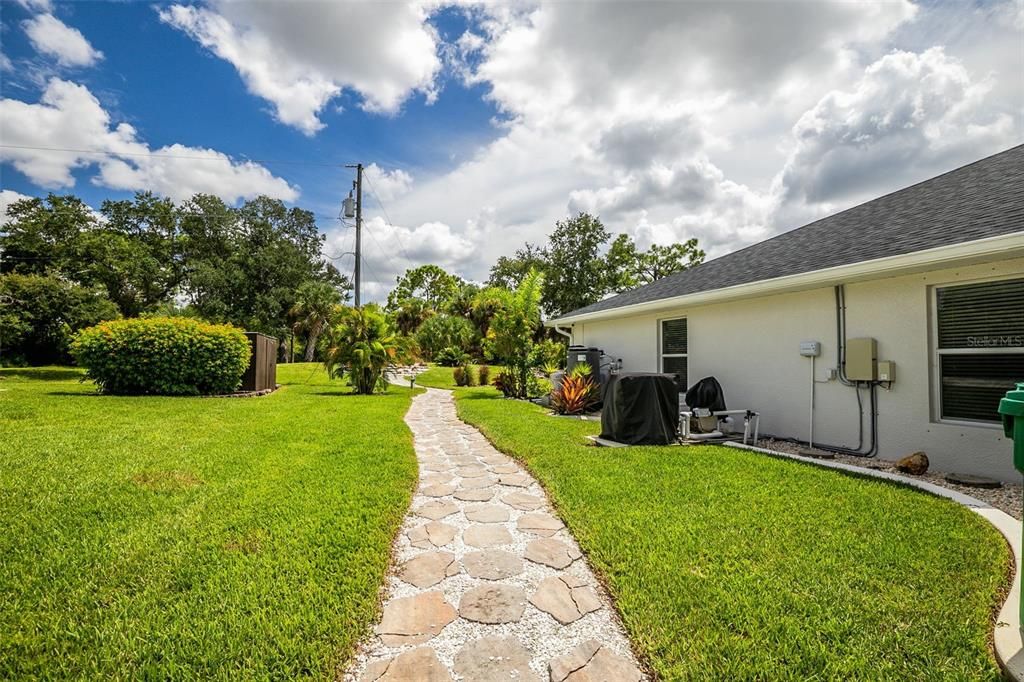 En Venta: $849,000 (5 camas, 2 baños, 2951 Pies cuadrados)