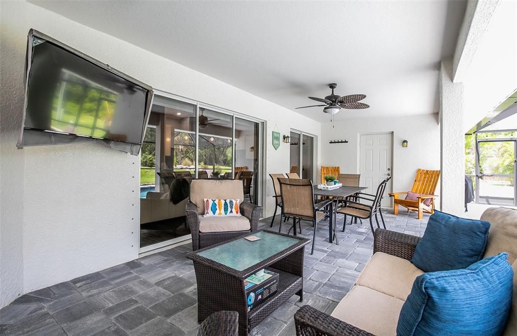 En Venta: $849,000 (5 camas, 2 baños, 2951 Pies cuadrados)