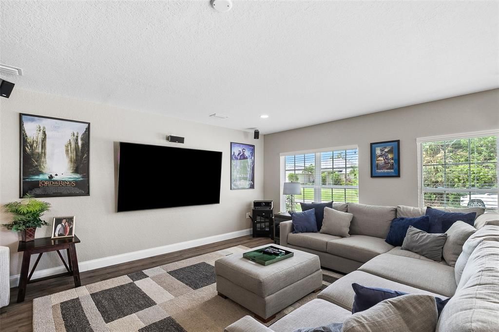 En Venta: $849,000 (5 camas, 2 baños, 2951 Pies cuadrados)