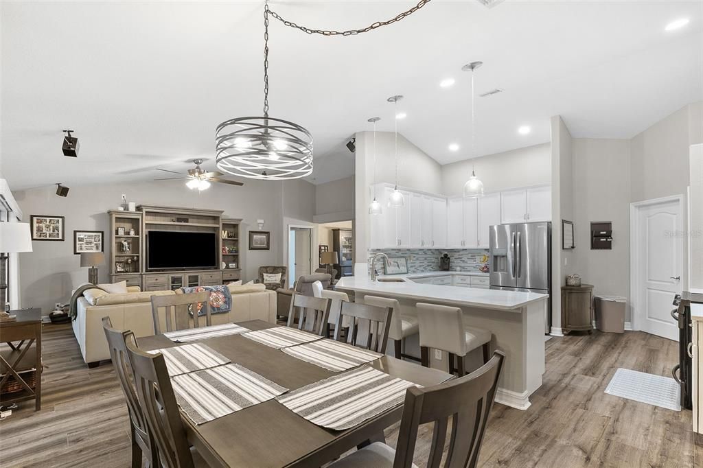 En Venta: $849,000 (5 camas, 2 baños, 2951 Pies cuadrados)