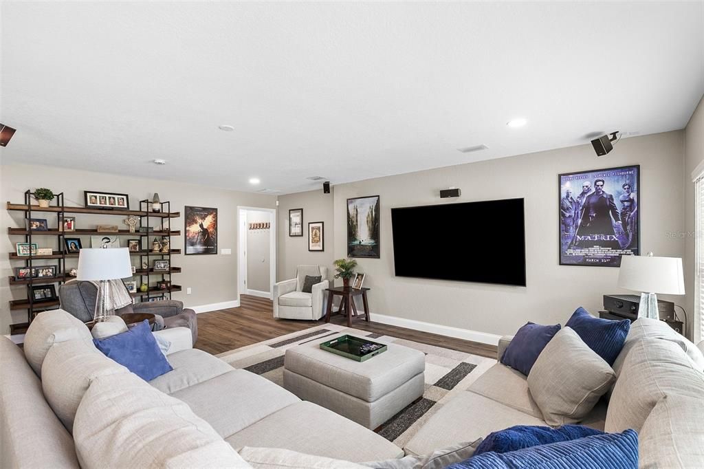 En Venta: $849,000 (5 camas, 2 baños, 2951 Pies cuadrados)